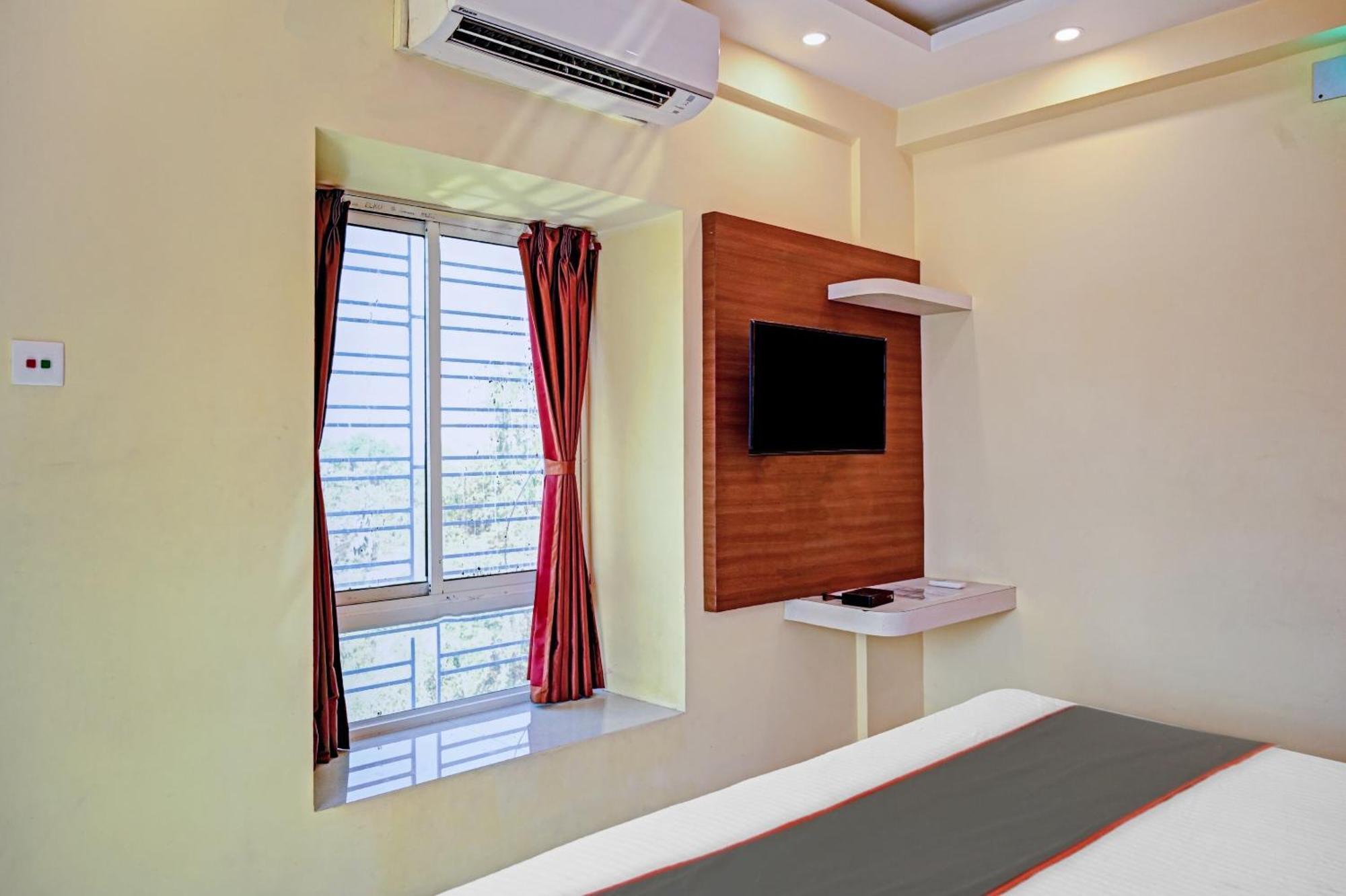 Hotel Collection O New Avro Near Eco Park 4*